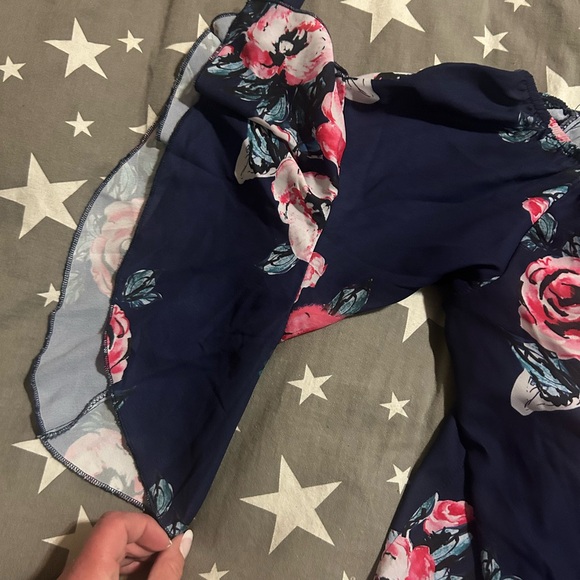 Dark blue and pink floral off the shoulders short sleeve top. - Picture 4 of 5